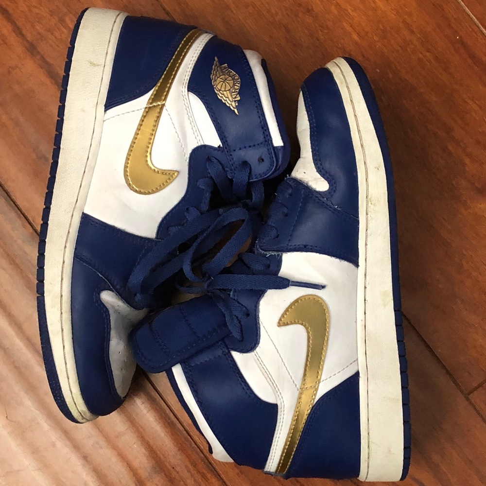 Kids nike shoes blue